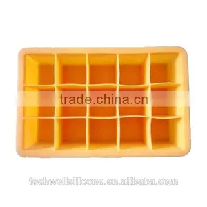 Easy Clean Square Shaped Silicone Ice Cube Mould thumbnail-3