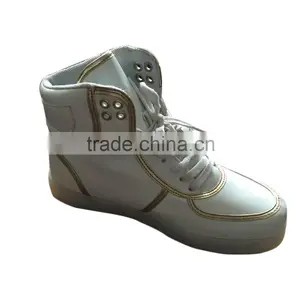 Ultra-affordable Price Unique Design Adults LED Light up Basketball Shoes, LED Sport Shoes, Adults Running Shoes With LED Light thumbnail-2