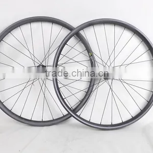 2014 New Products 27.5er MTB Wheels Carbon Fiber Mountain Bike Wheels 35mm Wide Hookless thumbnail-1