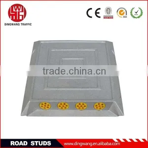 Cast Aluminium Traffic Solar Road Stud thumbnail-1