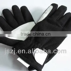 Glove thumbnail-1
