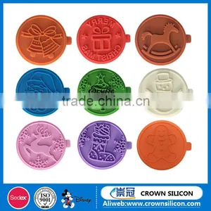 FDA High Quality Christmas Moose Shaped Wood Handle Custom Silicone Cookie Stamp thumbnail-2