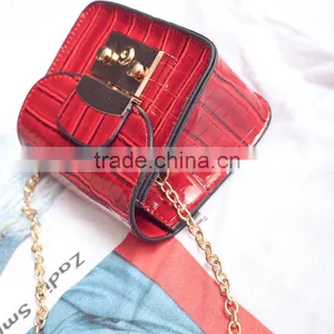 Lady Red Small Side Bag for College Girls thumbnail-2