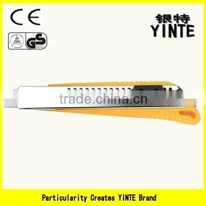 China Factory Hand Tool Utility Knife Cutter With New Insulation Plastic and Silver Color thumbnail-2