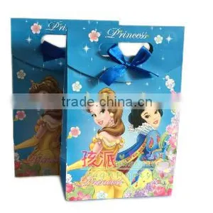 China Customized Grid Printing Wholesale Luxury Handbag Shape Paper Gift Bag With Gift Paper Bag thumbnail-6