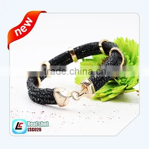 Black Stingray Leather Bracelet Italian Leather Bracelets Truth Fish Leather Bracelet thumbnail-2