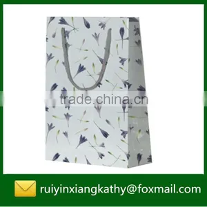 Delicate PP Custom Printing Birthday Gift Packaging Bag thumbnail-3