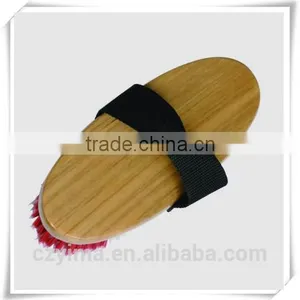 Wooden Horse Body Brush With Non-slip Strap Brush thumbnail-1