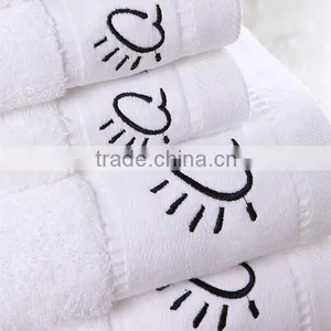 Hotel Towel Set 100%-cotton Yarn Embroidery Designs thumbnail-1