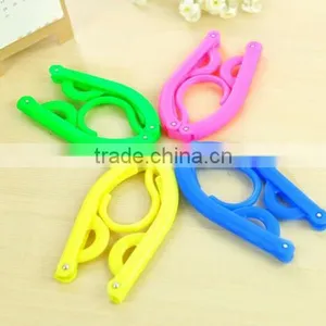 New Non Slip Hanger Portable Travel Plastic Shirt Clothing Holder Folding thumbnail-1