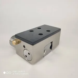 35 Normally Closed Rail Lock With Mounting Plate, Domestic Numax Ventilated Clamping Type Brake Mcps35an thumbnail-1