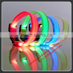 Adjustable LED Cat Callar With 3 Flashing Modes thumbnail-1