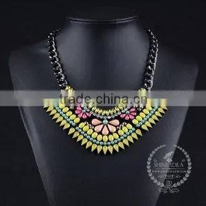 High Quality Vintage Rhinestone Chunky Statement Necklace Tin Alloy Fashion Women Pendant Necklace 6390089 thumbnail-4