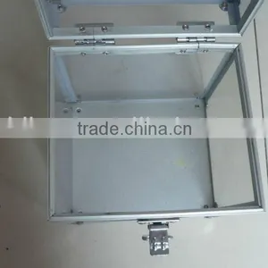 Aluminum Cosmetic Case thumbnail-4