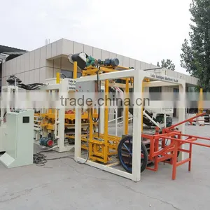 QT4-18 Automatic Hydraulic Press Concrete Hollow Block Machinery With CE Certificate thumbnail-2