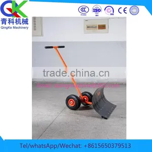 Very Convenient Tools Wheeled Push Snow Shovel thumbnail-1