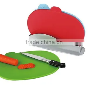 Useful 4pcs Plastic Oval Cutting Board Set With Stand for Kitchen/plastic Oval Chopping Board thumbnail-1