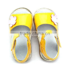 Wholesale Squeaky Kids Sandal Design Shoes Baby Sandal 2017 thumbnail-4