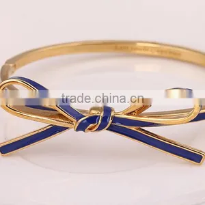 China Wholesale Bowknot Style High Quality Glow Bracelet thumbnail-2