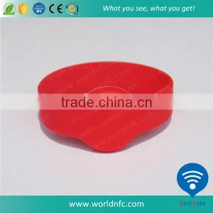 OEM Silicone Wristband With RFID Chip thumbnail-1