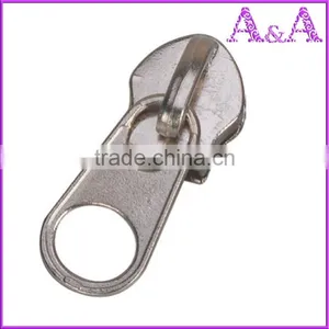 HOT-SELLING Large Nylon Slider With Hook Hole N/L for Nylon Zipper thumbnail-2