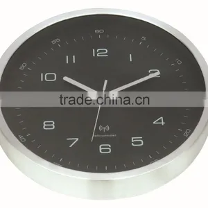 Large Metal Round Shaped Decorative Wall Mounted Clock thumbnail-2