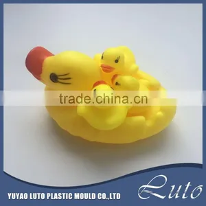 Family Ducks Floating Promotional Bath Toy thumbnail-2