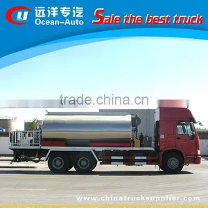 6x4 Sinotruck HOWO 8-10cbm Asphalt Spray Truck Bitumen Tanker Truck thumbnail-2