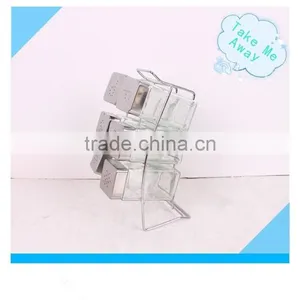 Clear Glass Salt and Pepper Shaker With Metal Cap thumbnail-4
