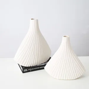 Simple Shell Soft Hand Made Ceramic Vase Decoration Art For Showroom Hotel Reception thumbnail-1