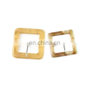 Wholesale Fashion Exquisite Distinctive Charming Resin Pin Roller Buckle Belt Buckle For Dress Garments thumbnail-2