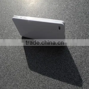 March Power Bank 3 in 1 Power Bank 4000mAh Extra-Slim Plated Metal Middle Frame thumbnail-3