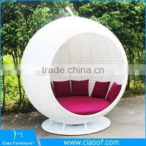 Luxury Hotel Leisure Apple Shape Synthetic Rattan Sunbed / Outdoor Sunbed thumbnail-5