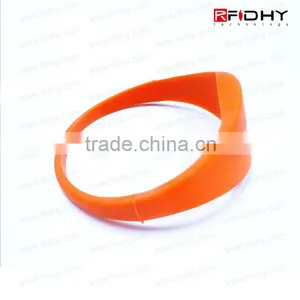 Printed Silicone Wristbands Provider RFID for Identifying thumbnail-3