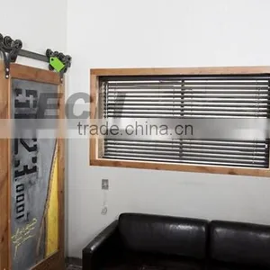 China Supplier Double Triangle Roller Hanger Quality Choice thumbnail-2