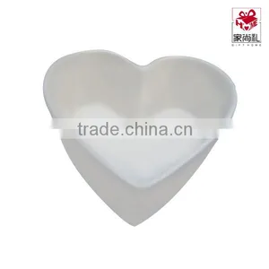 Porcelain Heart Shaped Dish Baking Dish thumbnail-1