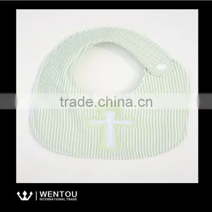New Arrival Embroidered Seersucker Disposable Baby Bib thumbnail-4