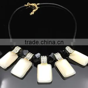 Manufacturers Wholesale High-grade Fashion Female Opal Necklace Short Leather Chain Necklace thumbnail-2