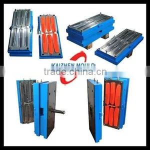 Injection Plastic Hair Bush Comb Mould in Taizhou thumbnail-4
