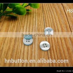 18L Plane 4 Hole Pearl Effect Resin Button thumbnail-1