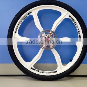 26 Inch Lightest Strongest Magnesium Alloy Bike Wheel /fixed Gear Type Hub Bike Wheel/light Weight Bicycle Wheel With Tire thumbnail-1