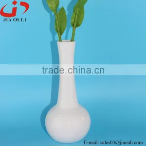 Popular Design Style Home Decoration White Ceramic Flower Vase thumbnail-3