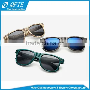 Hot Selling Fashion Grain Design Imitation Wood Sunglasses With Custom Logo thumbnail-1