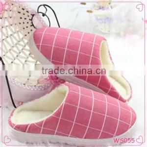 2015 Fashion Warm Indoor Slippers High Quality Bedroom Slippers For Couple thumbnail-1