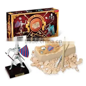Roman Warriors Dig & Assembly Kit, 4 Assorted, 12pcs per Display. thumbnail-1