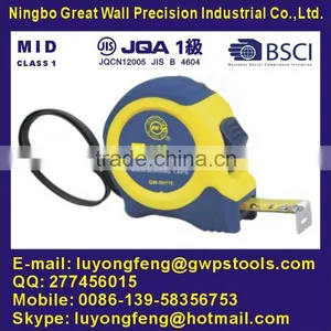 Steel Tape Measure With Rubber Grip thumbnail-1