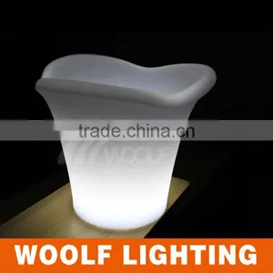 Small White Plastic Lighted Outdoor Flower Pots thumbnail-1