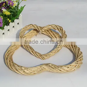 Woven Wicker Heart for Christmsa Decoration or Garden Decoration thumbnail-1