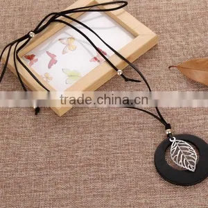 Zm35076a Vintage Girls Accessories Cheap Fashion Wooden Pendant Necklace thumbnail-3
