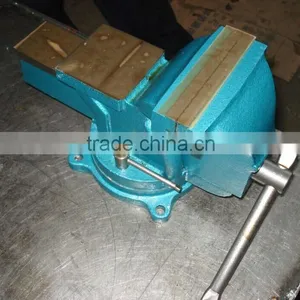 LIGHT DUTY BENCH VISE IN CASTING STEEL thumbnail-2